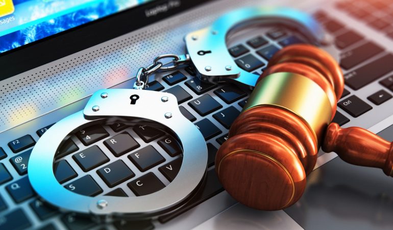 Cyber-flashing: violation des droits des femmes